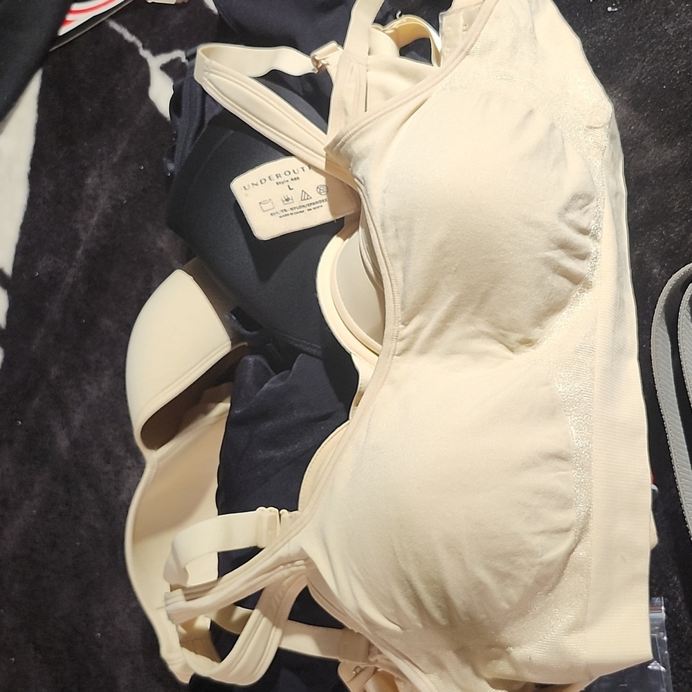 Underoutfit large, wireless bra ,, cream color